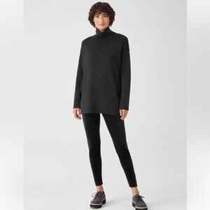 NWT $138 Stretch Velvet Knit Leggings
Slim Fit, Ankle Length Black Size XL